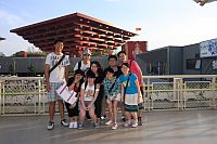 Students participating in the "Shanghai Expo Study Programme" visit China Pavilion in Shanghai Expo.
